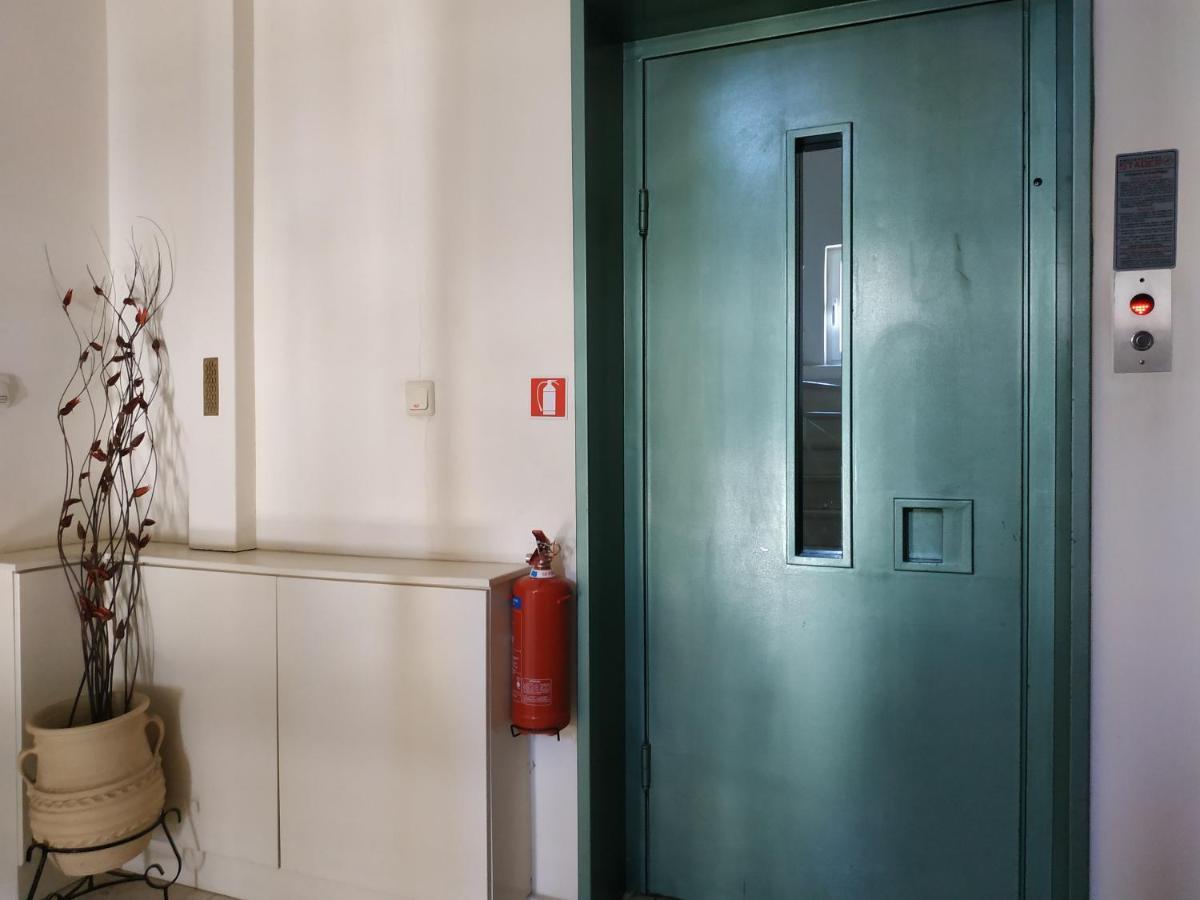 Thalia Apartment In Kalamata, 15' Walk From The City Center And The Beach Экстерьер фото