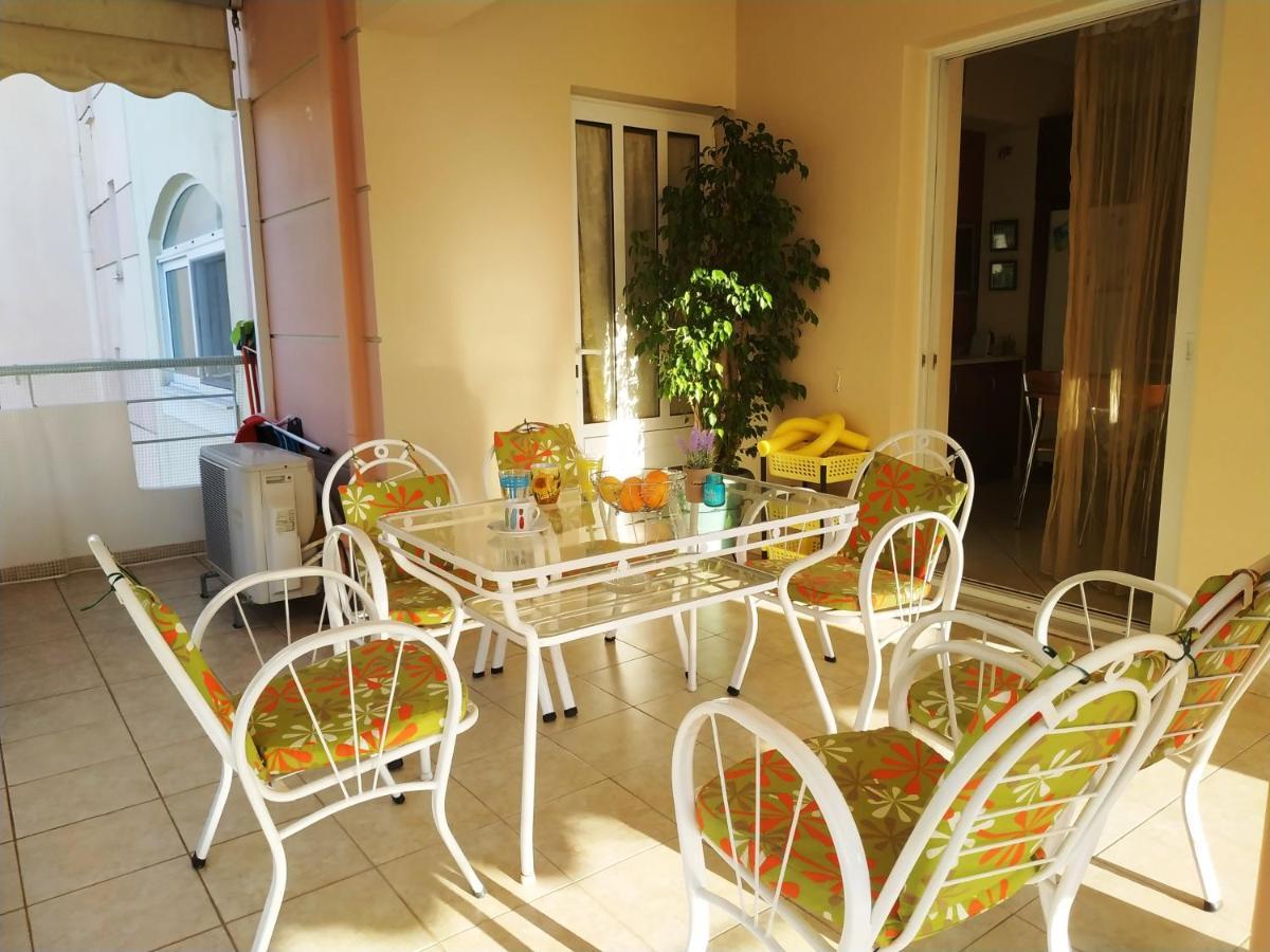 Thalia Apartment In Kalamata, 15' Walk From The City Center And The Beach Экстерьер фото